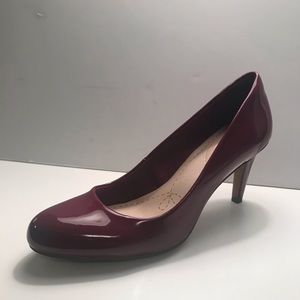 Clark’s, new in box, Plum Pat Leather 8M